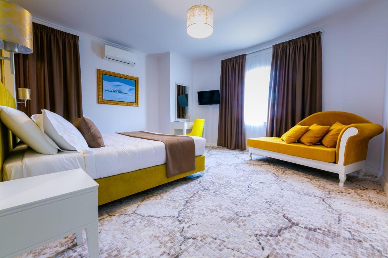 ART Hotel Tirana Bagian luar foto